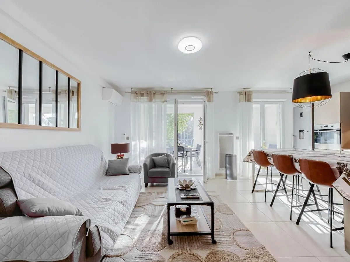 קבלייר-סור-מר Apartment Le Domaine-4 By Interhome
